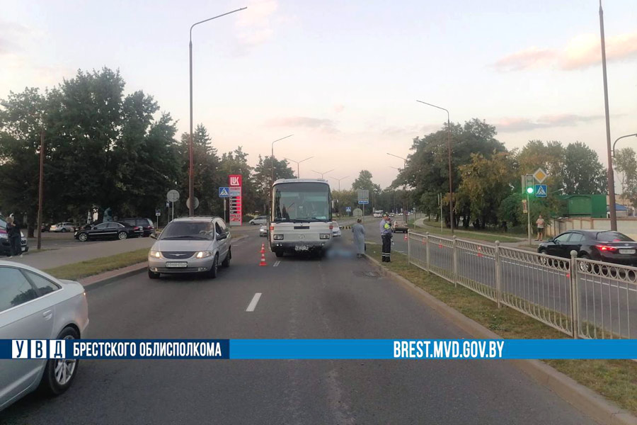 В Бресте под колесами автобуса погиб десятилетний велосипедист