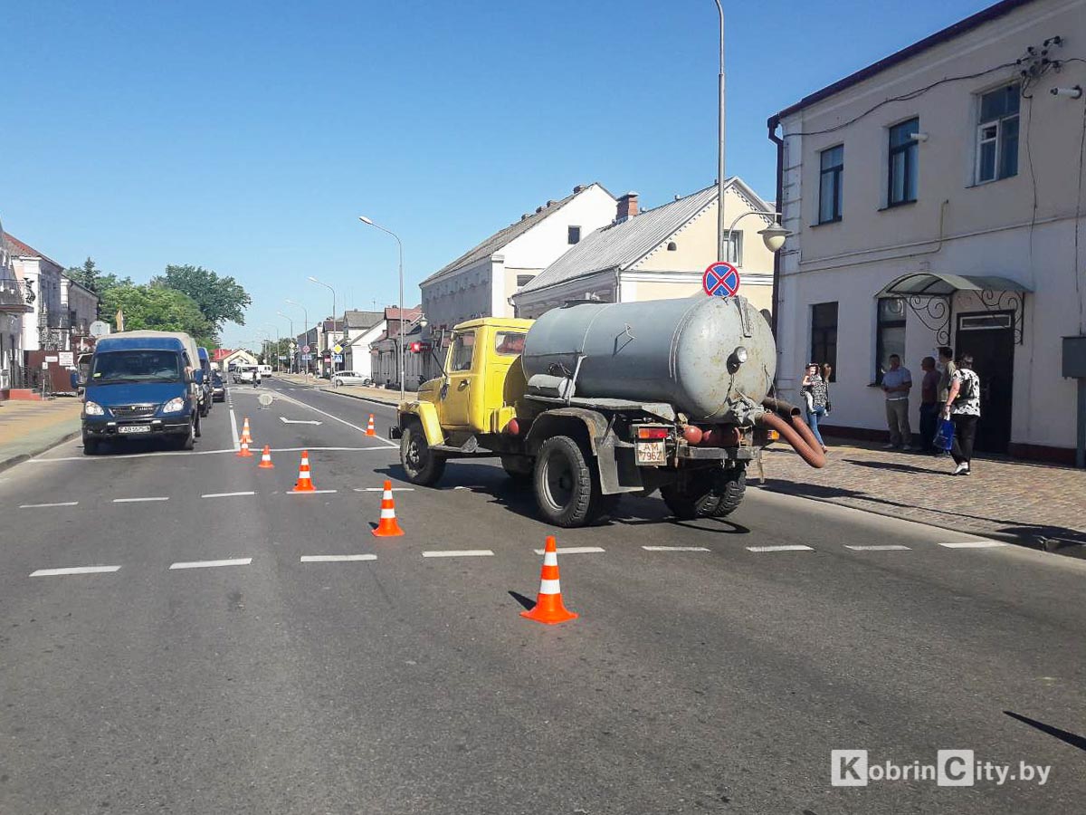28 мая в Кобрине на светофоре грузовик сбил пожилую женщину