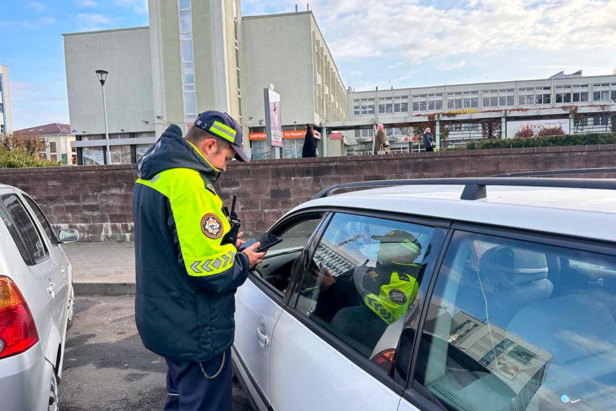 ГАИ Брестской области проверяют парковки — авто нарушителей могут эвакуировать на охраняемую стоянку