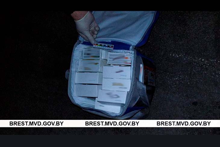 Пытались перевезти через границу запрещенные вещества — сотрудники Кобринского РОВД помогли задержать двоих нарушителей