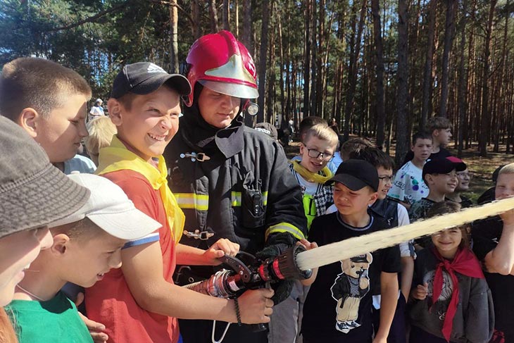 Дети в лагере «Волна» на один день стали спасателями
