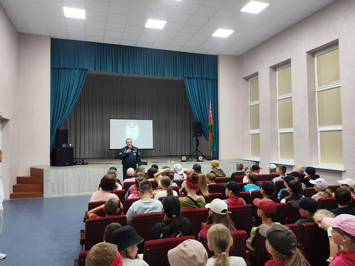 Дети в лагере «Волна» на один день стали спасателями
