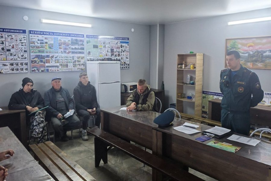 Спасатели Кобринщины провели рейды по предприятиям и сельский сход, напомнив о простом приборе, который спасает жизни