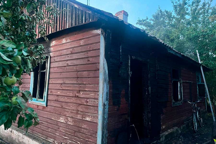 24 июля в Кобрине по ул. Красногвардейской горел жилой дом: в огне погиб мужчина