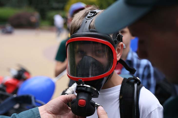 Кобринские спасатели организовали праздник безопасности в парке — интерактивные площадки, конкурсы и игры
