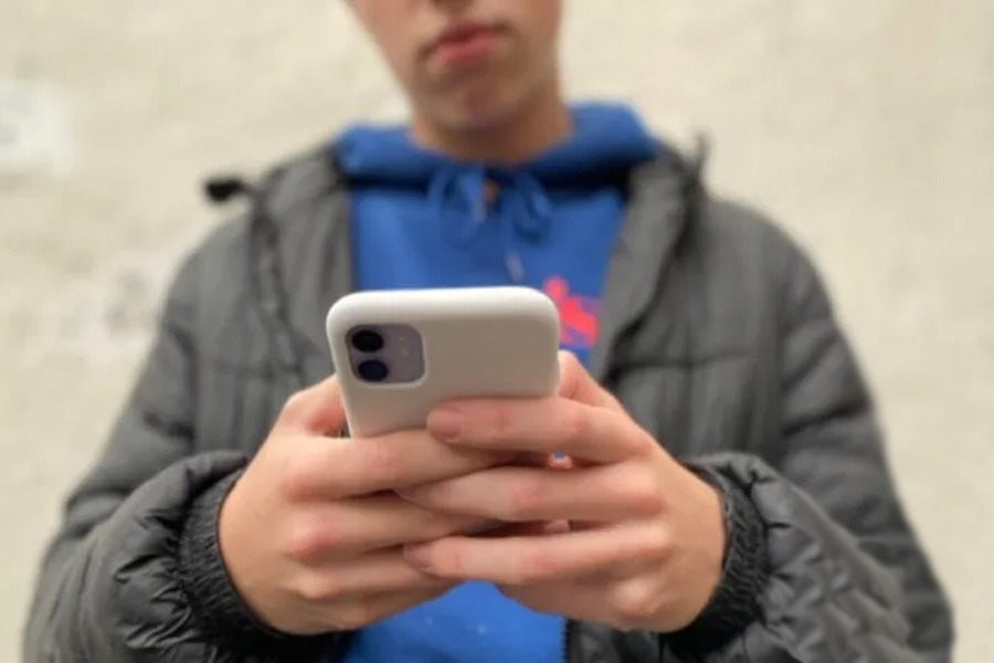 На iPhone перестали работать приложения Альфа Банка — INSNC и «Умный Попутчик»: почему и что делать