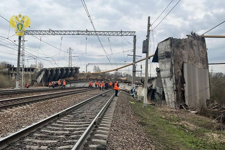 Из-за обрушения моста в Смоленской области поезда между Беларусью и Россией пустили в объезд (обновлено)