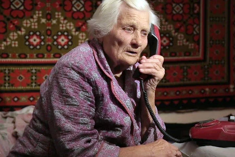«Горячую линию» по доставке еды и лекарств одиноким пожилым и инвалидам запустил Кобринский ТЦСОН