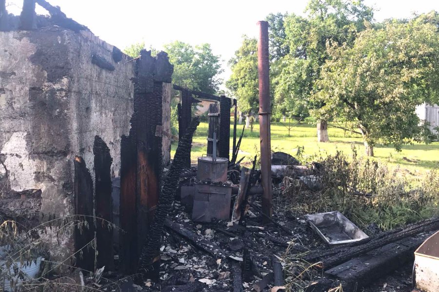В Городце Кобринского района на частном подворье случился пожар — последствия