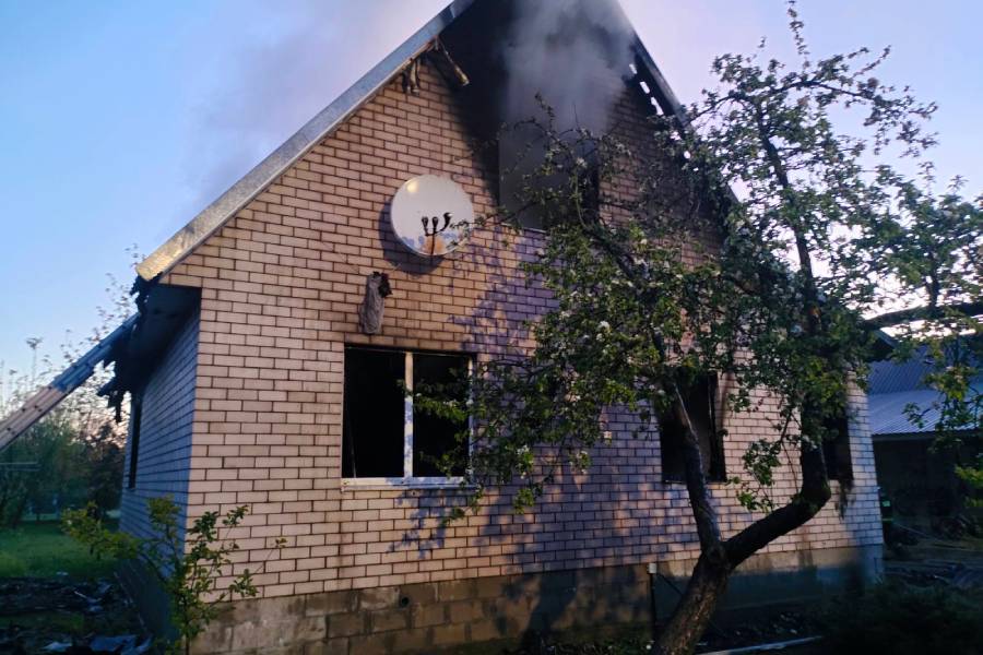 8 мая в Кобрине горел жилой дом. Сводка за неделю по Кобринскому району