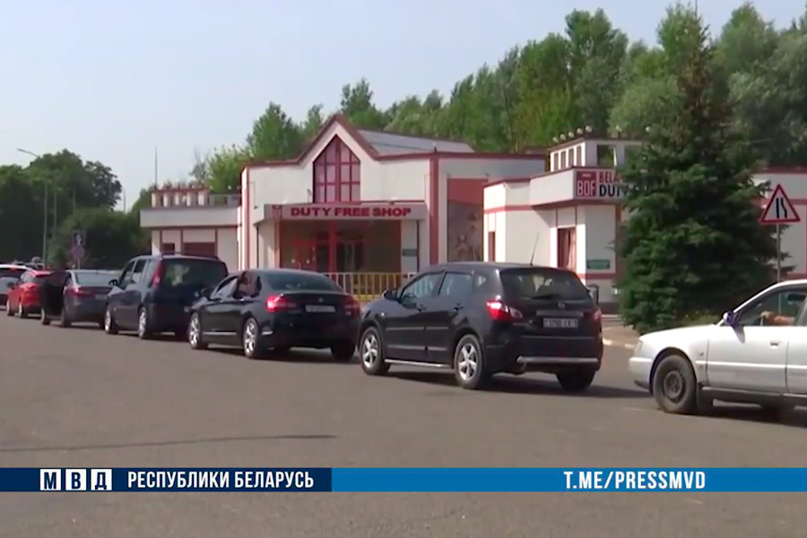 Группу кобринчан подозревают в перемещении через границу авто без «растаможки»