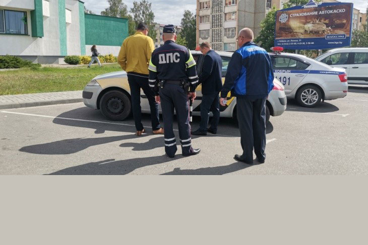 В Кобрине ГАИ совместно с «Белтехосмотром» и налоговой провели рейды: особое внимание такси и регулярным рейсам