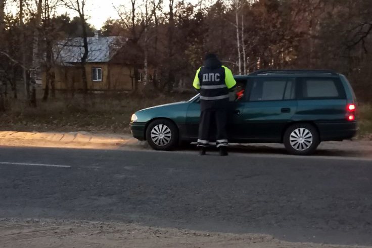 ГАИ провели отработку М-10, местных автомобильных дорог и сельских населенных пунктов. Итоги