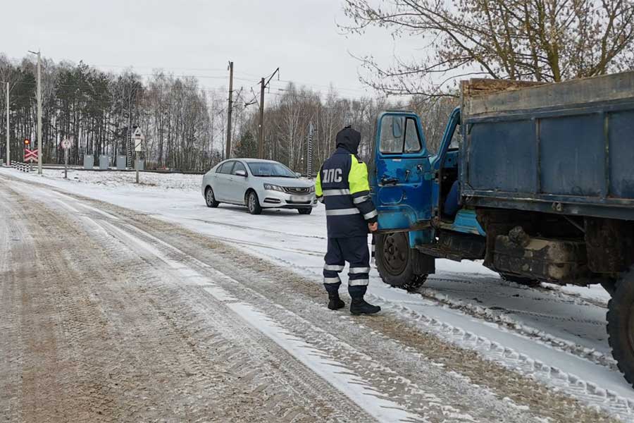 С 16 по 18 декабря ГАИ проведет рейды на железнодорожных переездах в Кобринском районе