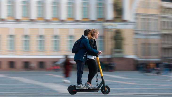  Самокатчиков будут признавать виновными в ДТП, даже если их сбила машина — в ГАИ назвали условия