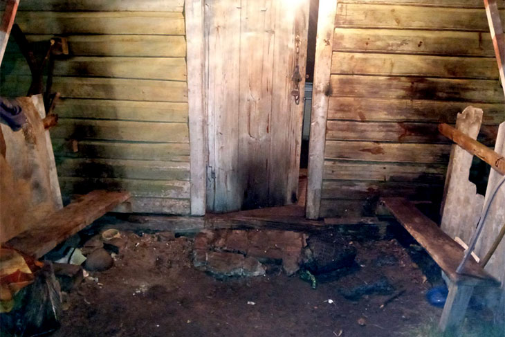 В агрогородке Оса Кобринского района ночью 17 декабря загорелась входная дверь