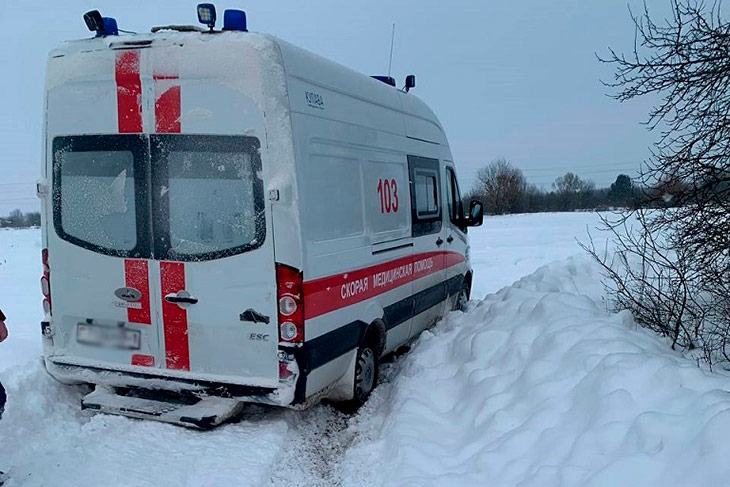Отбуксированы скорая и автобус, очищены территории 9 соцобъектов — на Брестчине спасатели устраняют последствия снегопада