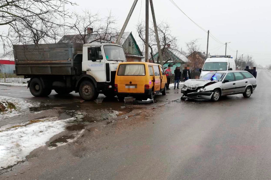 В Кобрине 10 декабря произошло ДТП с участием трёх автомобилей