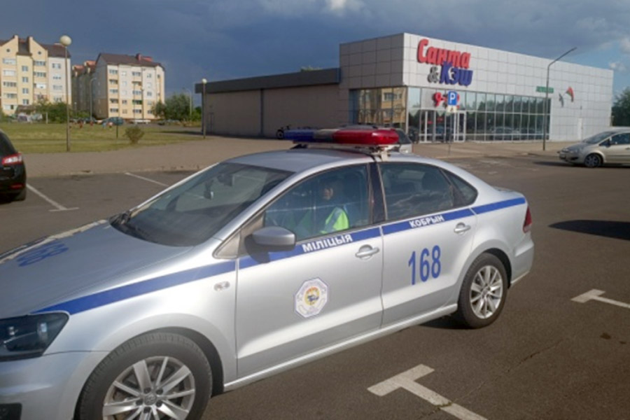 26 июня в Кобрине прошла акция «В зоне внимания ГАИ – парковки»: особое внимание уделили местам «для инвалидов»