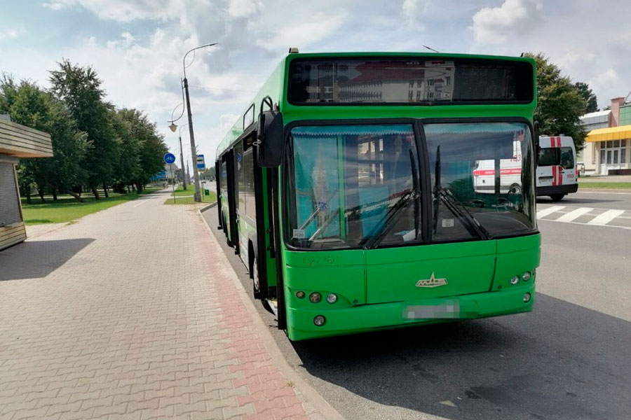 В Кобрине пенсионерка травмирована в автобусе, а в Дрогичинском районе в ДТП пострадал мотоциклист-кобринчанин