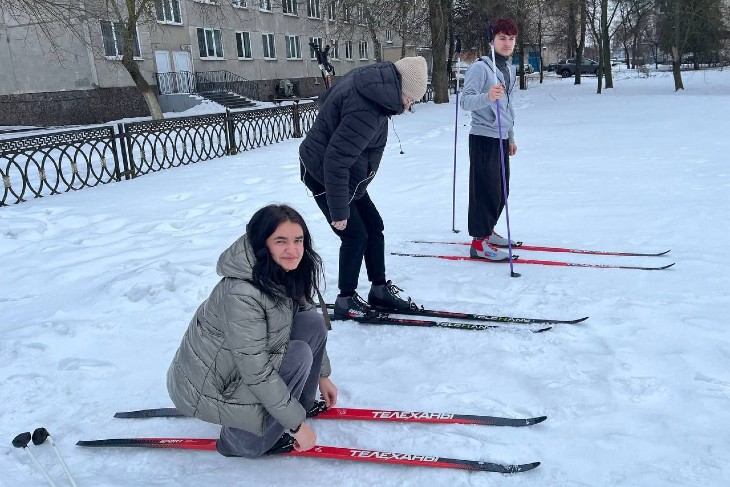 7 февраля в Кобрине прошли соревнования по лыжным гонкам среди молодёжи района
