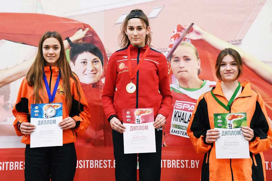 15-летняя Ксения Бенедиктович снова лучшая. Кобринчанка вырвала победу на первенстве страны 