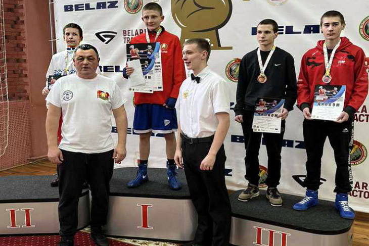 Даниил Кокарев стал чемпионом, а Алексей Ломако – призером первенства Беларуси по боксу среди молодежи до 18 лет