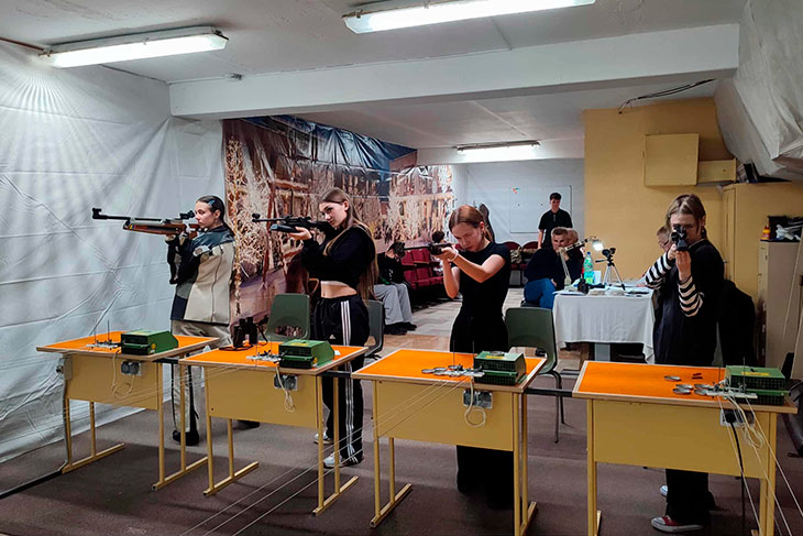 В Кобрине определили сильнейших стрелков среди учащихся образовательных учреждений района