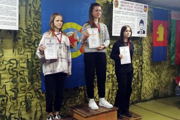В десяточку — кобринчанка заняла 2 место в областных соревнованиях по пулевой стрельбе
