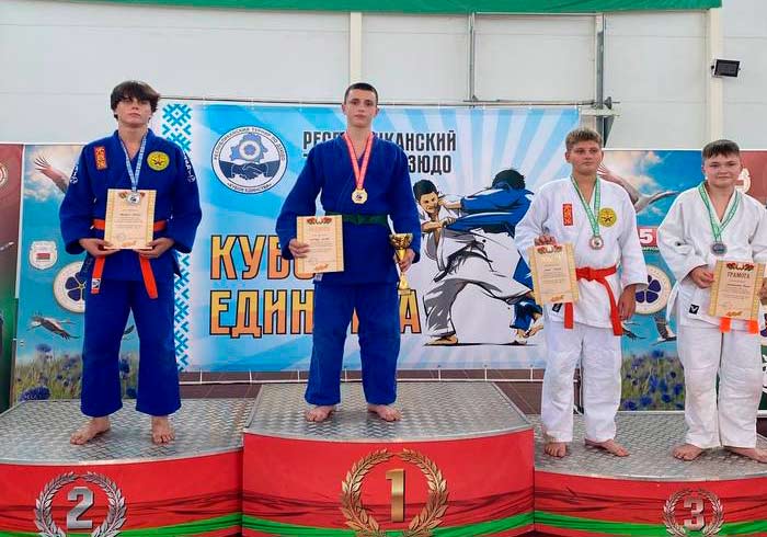 Пять золотых и одну серебряную медаль завоевали кобринские дзюдоисты на республиканском турнире «Кубок Единства»