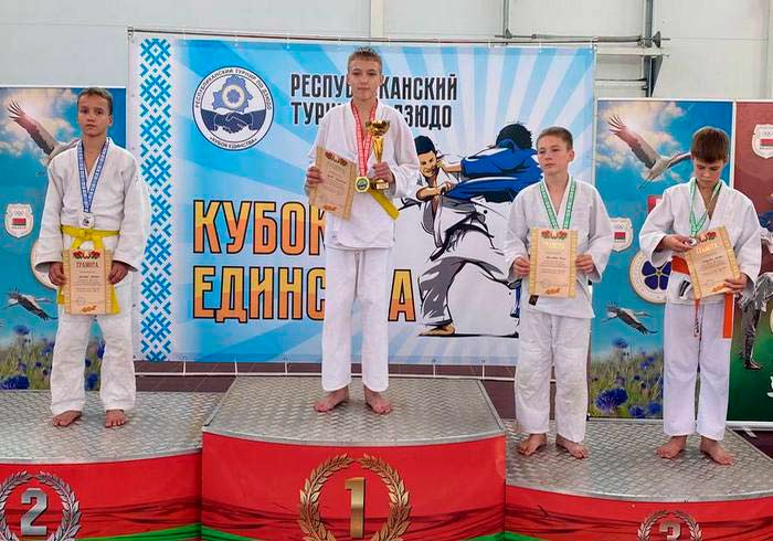 Пять золотых и одну серебряную медаль завоевали кобринские дзюдоисты на республиканском турнире «Кубок Единства»