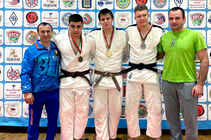 Кобринские дзюдоисты завоевали золото и две бронзы юниорского первенства Беларуси
