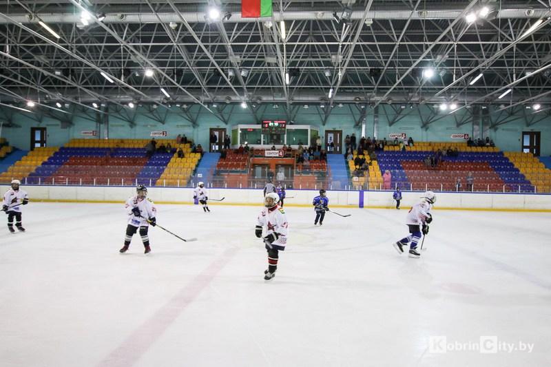 Кобринская Ледовая арена перешагнула 10-летний рубеж