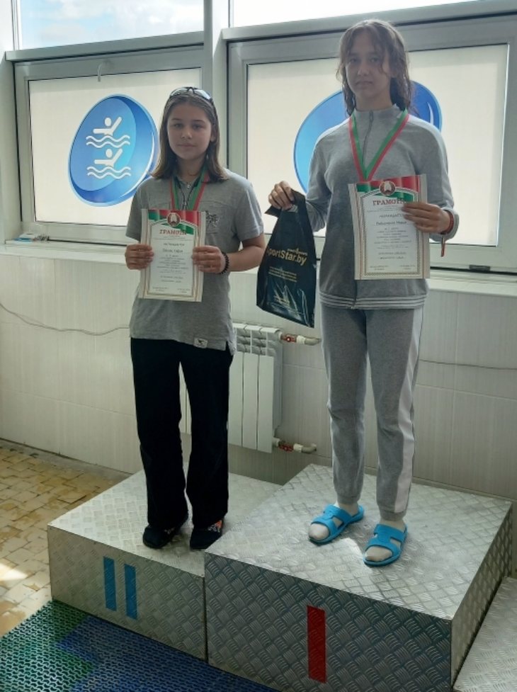 Кобринские спортсмены завоевали 11 медалей на турнире по плаванию в Гродно