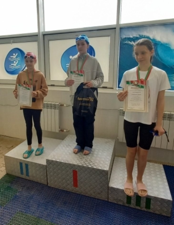 Кобринские спортсмены завоевали 11 медалей на турнире по плаванию в Гродно