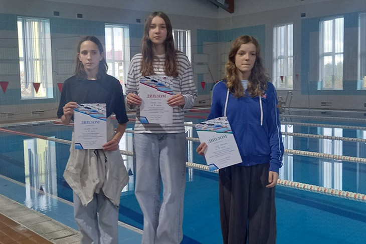 Пловчиха из Кобрина заняла I место на областных соревнованиях в Лунинце