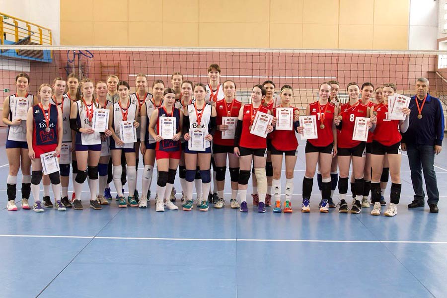 Команда волейболисток из Кобрина заняла первое место на первенстве Брестской области
