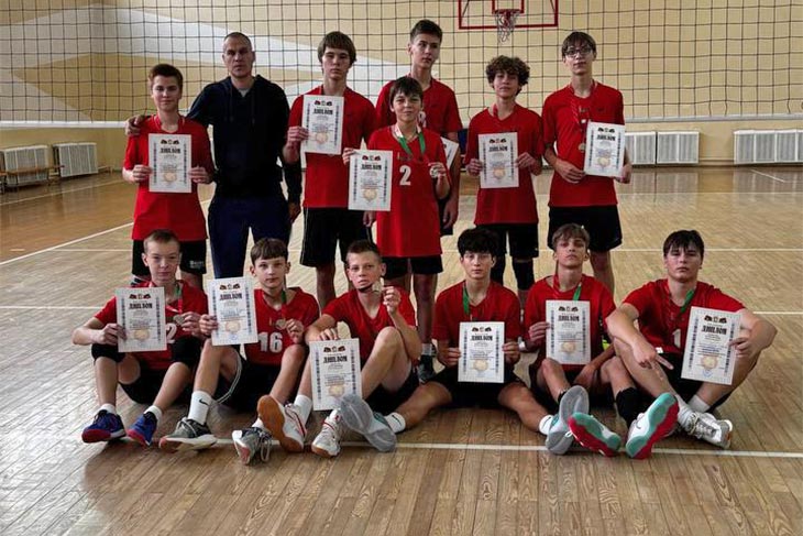 Волейболисты из Кобрина — серебряные призёры спартакиады Брестской области