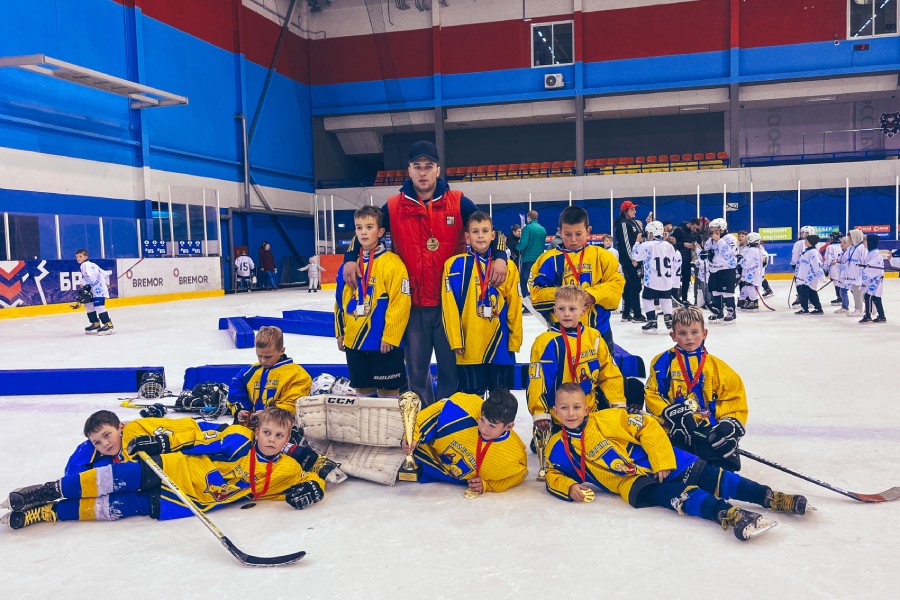 7 побед и ни одного поражения — кобринские хоккеисты выиграли турнир ZUBR CUP 2014