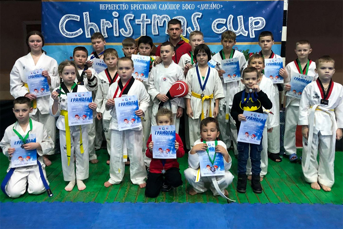 15 медалей завоевали таэквондисты из Кобрина на турнире CHRISTMAS CUP 