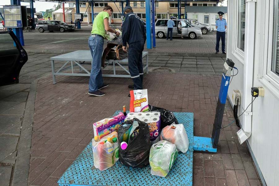 Как по закону провезти товары для личного пользования в Беларусь через границу – рассказали в ГТК