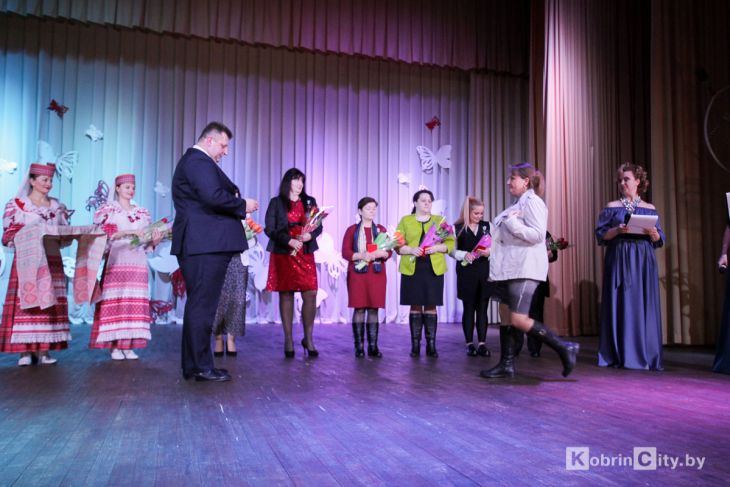 11 женщин наградили орденом Матери. Кобрин
