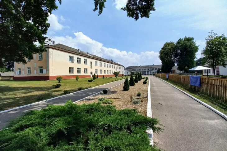 В Городецкой СШ Кобринского района сделают мембранное покрытие беговой дорожки — на область выделено более 33 млн рублей