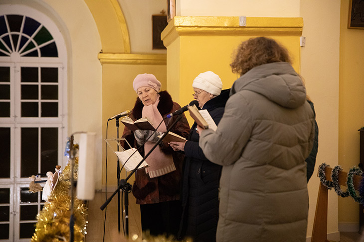 Католики кобринщины празднуют Рождество: пастырская месса и традиции самых светлых дней в году