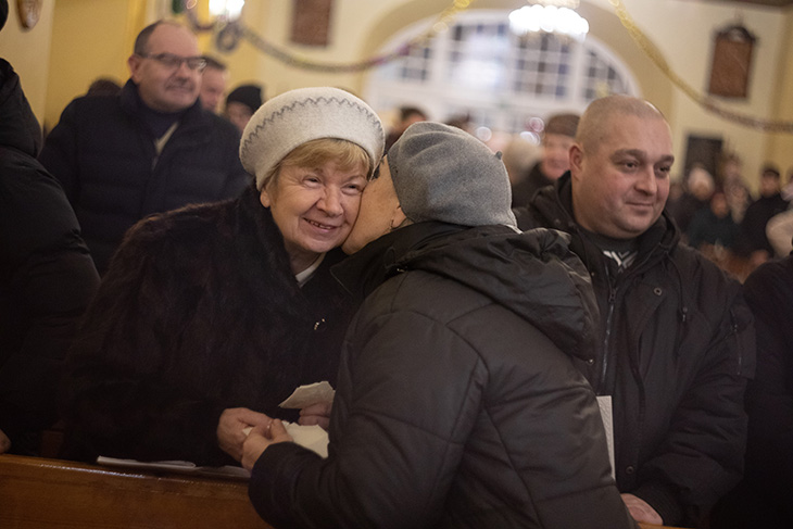 Католики кобринщины празднуют Рождество: пастырская месса и традиции самых светлых дней в году