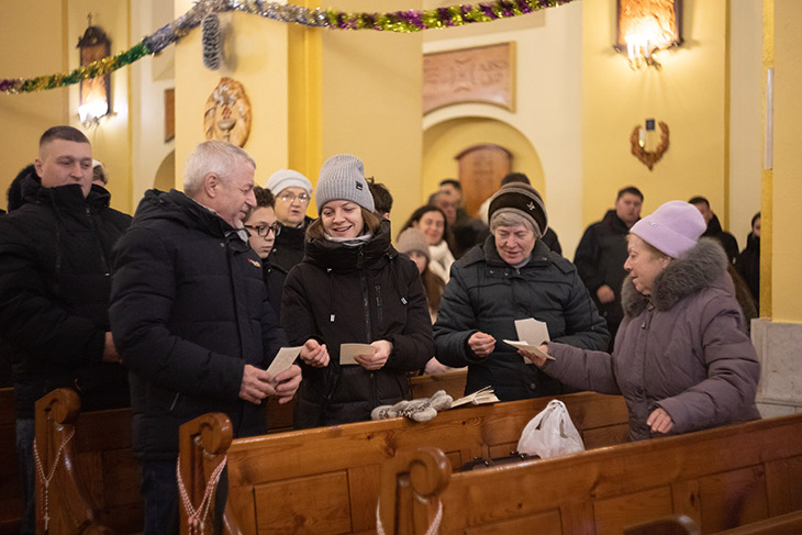 Католики кобринщины празднуют Рождество: пастырская месса и традиции самых светлых дней в году