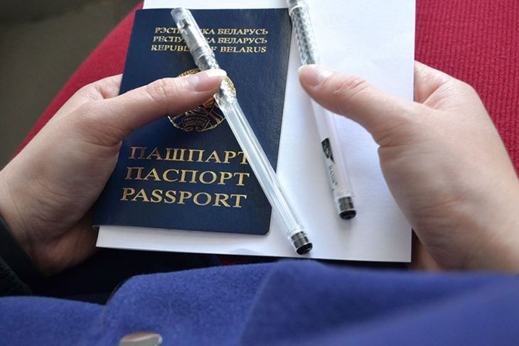 В Беларуси могут лишать гражданства за экстремизм: депутаты приняли законопроект в двух чтениях