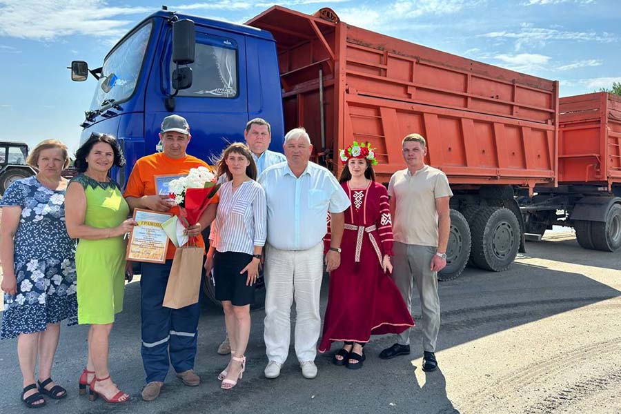 Водитель ОАО« Батчи» стал первым тысячником в рамках республиканского проекта «Молодежь — за урожай!»