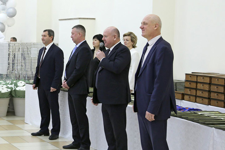 nagrazdenie ubilarov 2