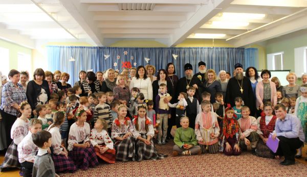 Ученики Воскресной школы собора Александра Невского г. Кобрина поздравили детей с Пасхой 